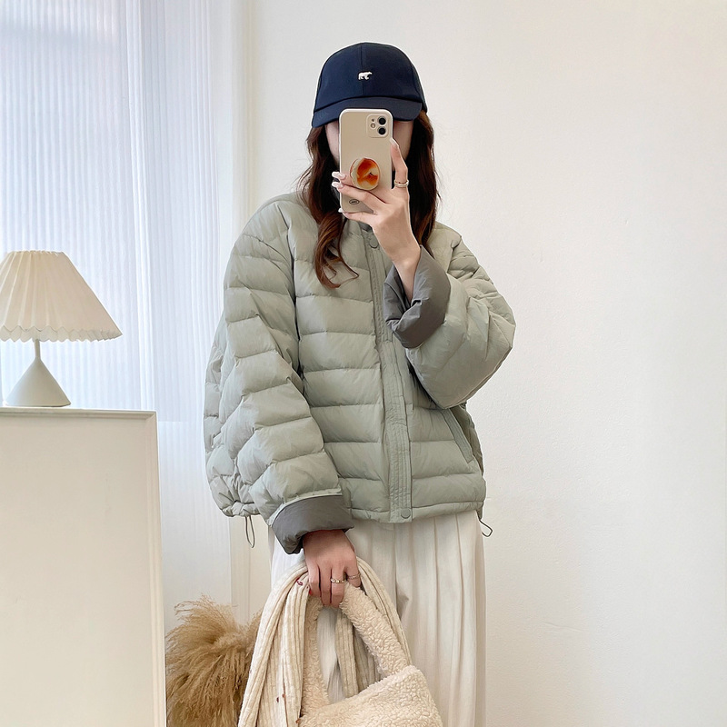 2025 New Autumn and Winter Korean Style Loose Short Round Neck down Jacket for Women, Lightweight White Duck down Jacket for Small People
