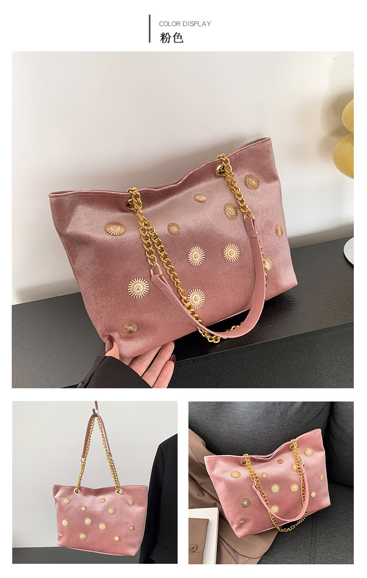 High-end and personalized hardware single-shoulder bag for women, new autumn 2024 collection, velvet chain handbag, stylish tote bag undefined