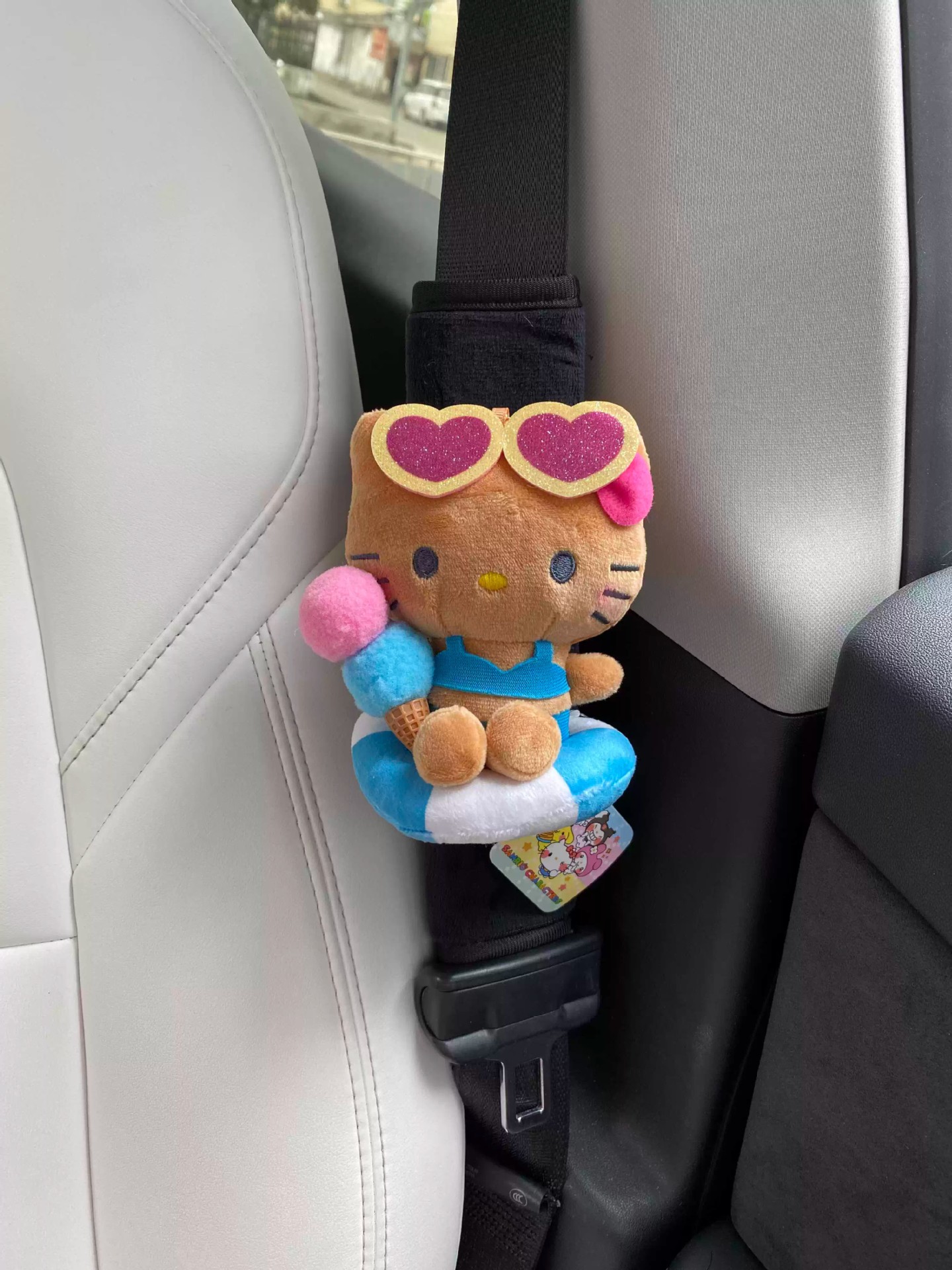 Car Seatbelt Shoulder Pads Are Comfortable and Breathable for Long-Distance Use, Providing Protection for the Shoulders and Neck, and Are an Essential Car Accessory
