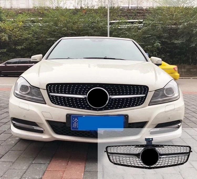 The Front Grille Is Suitable for Mercedes-Benz 07-14 C-Class W204 Starry Gt Amg Model with Vertical Slats