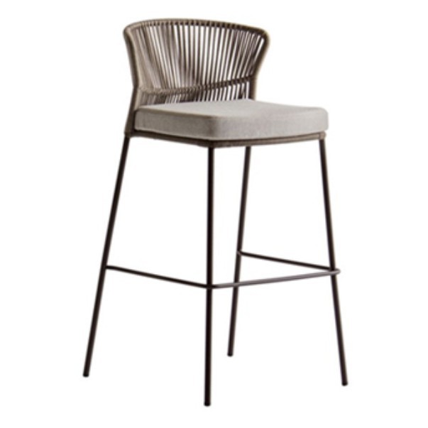 Q 스타일 바 의자