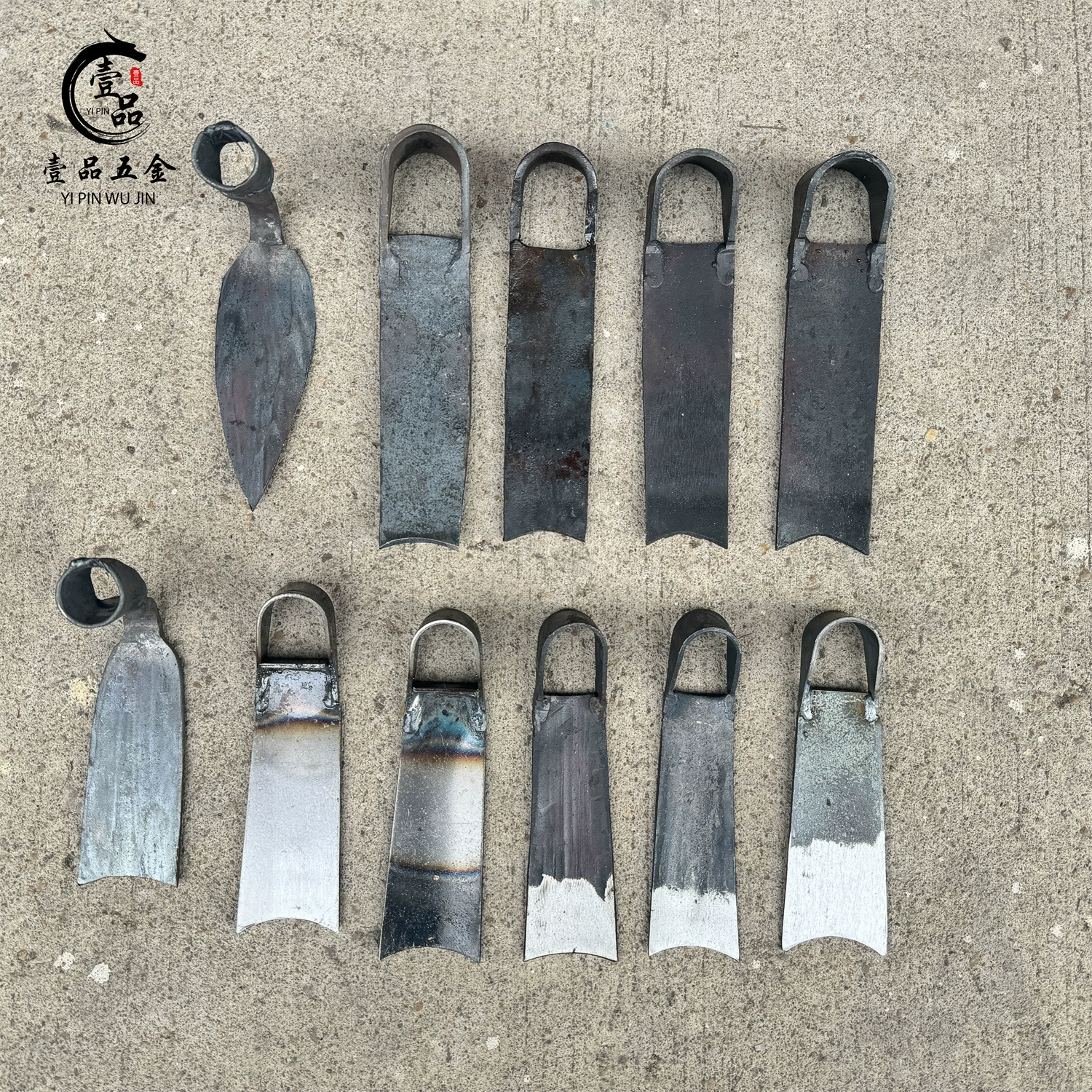 Маленькая мотыга для домашнего садоводства, посадки овощей, рыхления почвы на открытом воздухе, копания, удаления бамбуковых побегов, прополки и копания; кованая маленькая мотыга.