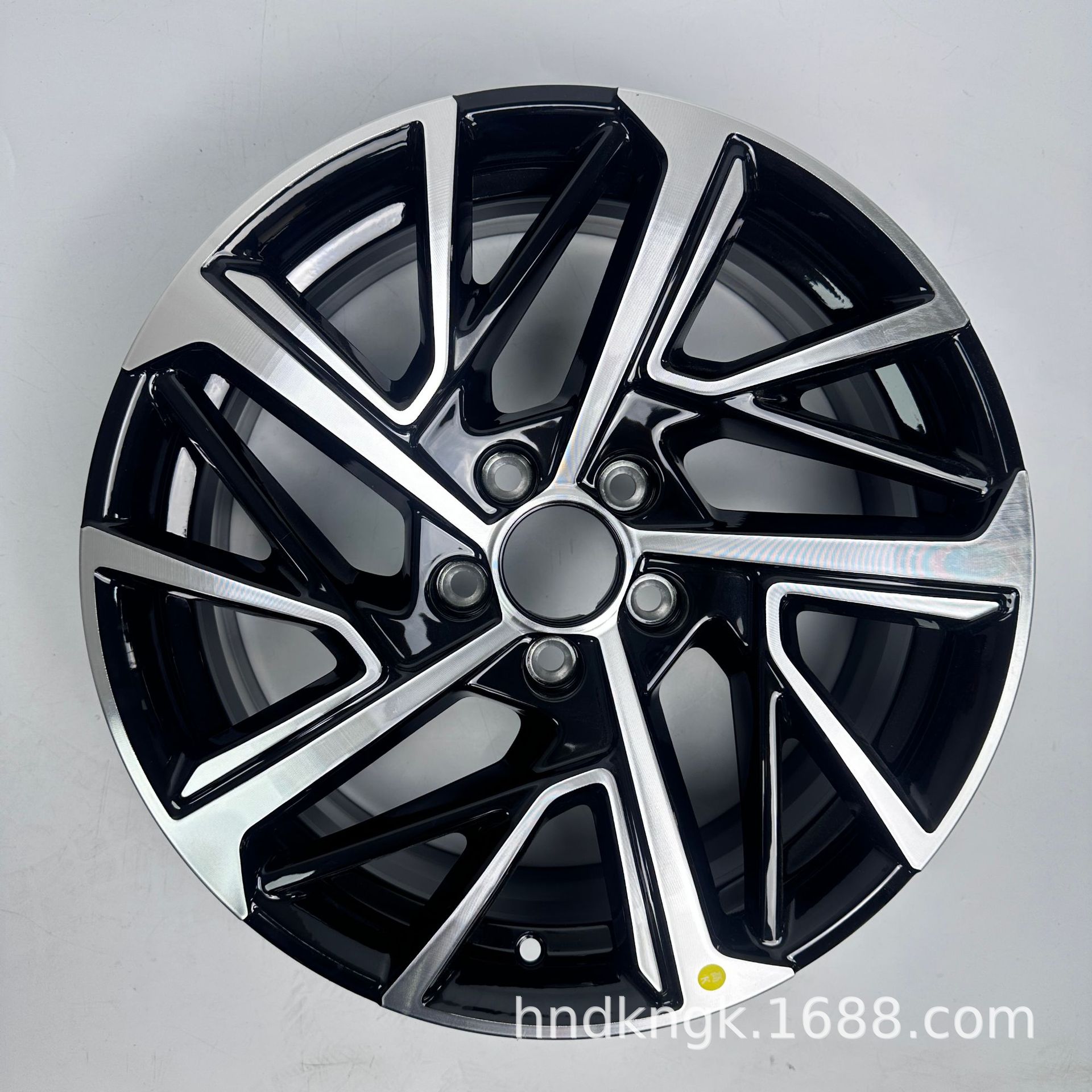 Compatible with Haval Chulian wheel rims 18inch original factory model matching aluminum alloy wheel rims automatic large four-wheel version