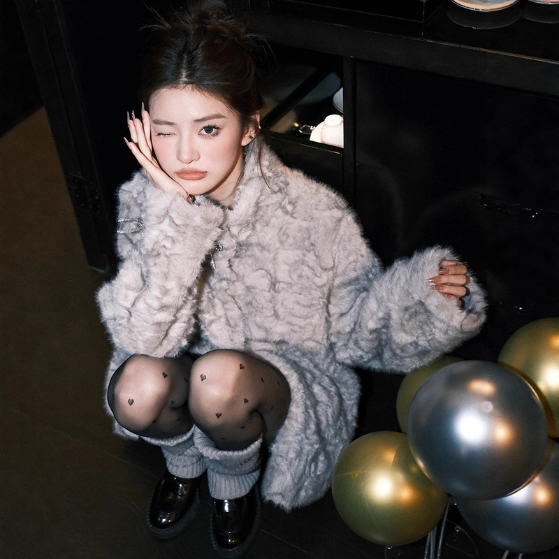 Little Volcano Moon Shadow Girl Stand Collar Dyed Pointed Eco-Friendly Fur Winter New Lamb Wool Coat Women's Fur Integrated Coat