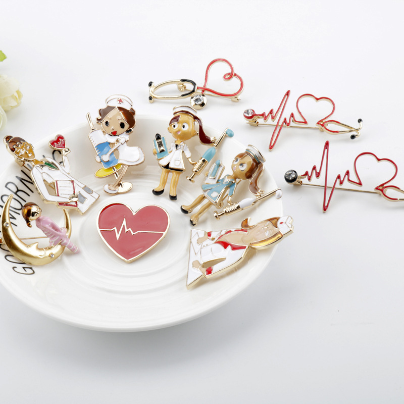 Fashion Cartoon Character Heart Shape Alloy Plating Zircon Unisex Brooches display picture 13