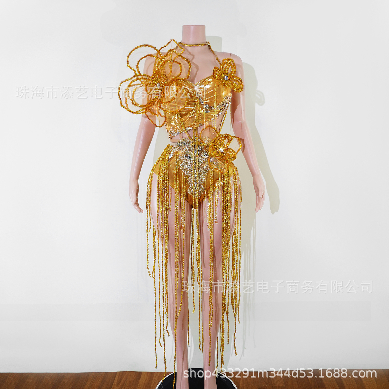 Gold three-dimensional floral sequin tassel two-piece performance outfit with halter neck GOGO stage dress for nightclub models and red carpet pageants