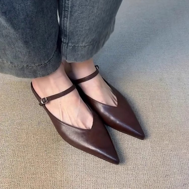 Versión de piel de oveja ~ Las nuevas medias pantuflas de cabeza gruesa puntiaguda con hebilla retro francesa zapatos Muller de boca baja de moda