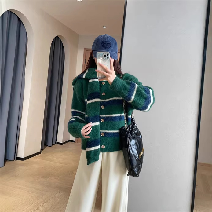 Atmospheric Wool Blend Fluffy Plush Color-Block Striped Scarf Cardigan Sweater for Women 2025 Winter New Style