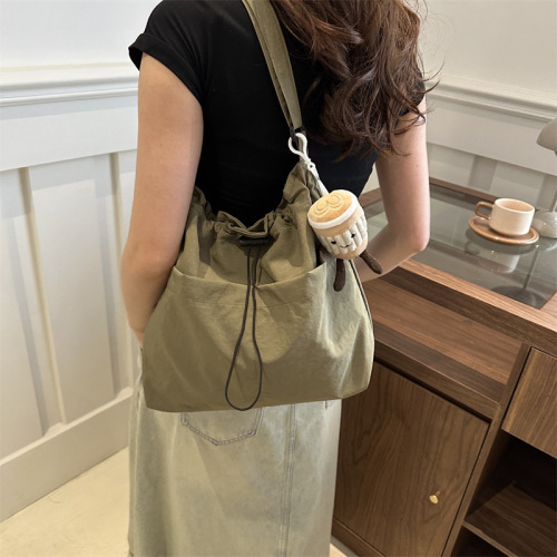 2024 new large-capacity waterproof nylon cloth drawstring pleated shoulder bag travel casual crossbody bucket bag