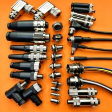 7/8 M8 M12 M16连接器连接线法兰座塑料金属屏蔽接插件航空插头