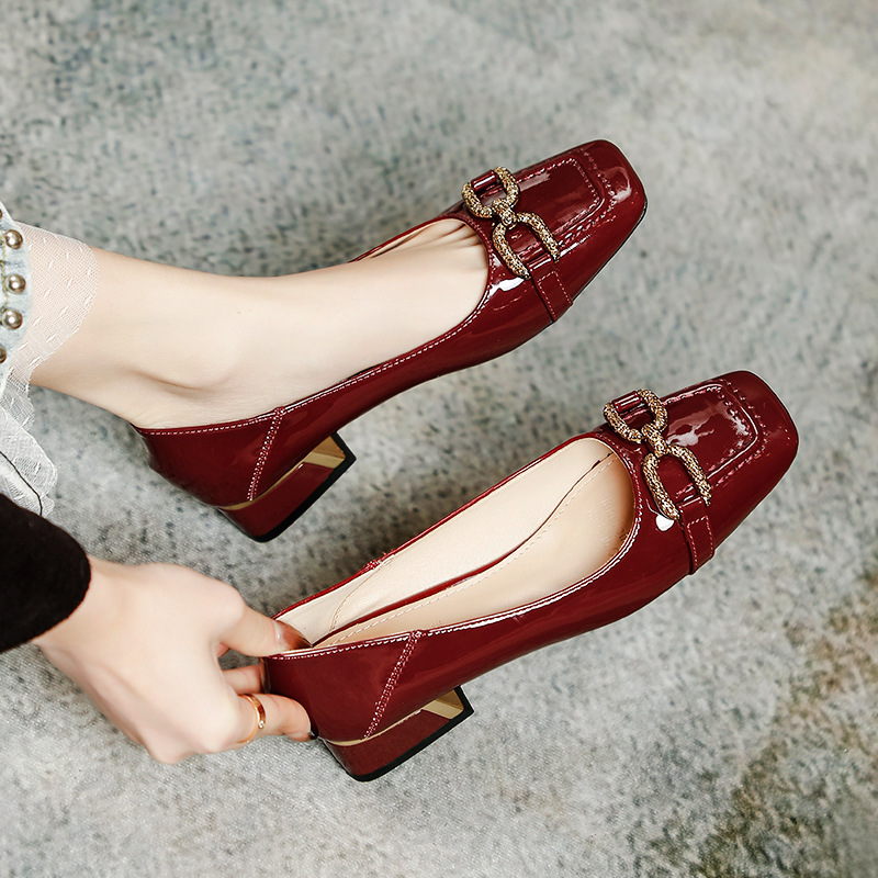 Women's Flats Medium Heel Patent Leather Burgundy 2025 Spring New Style Shallow Mouth French Square Toe High Heels Gentle All Year Round Shoes