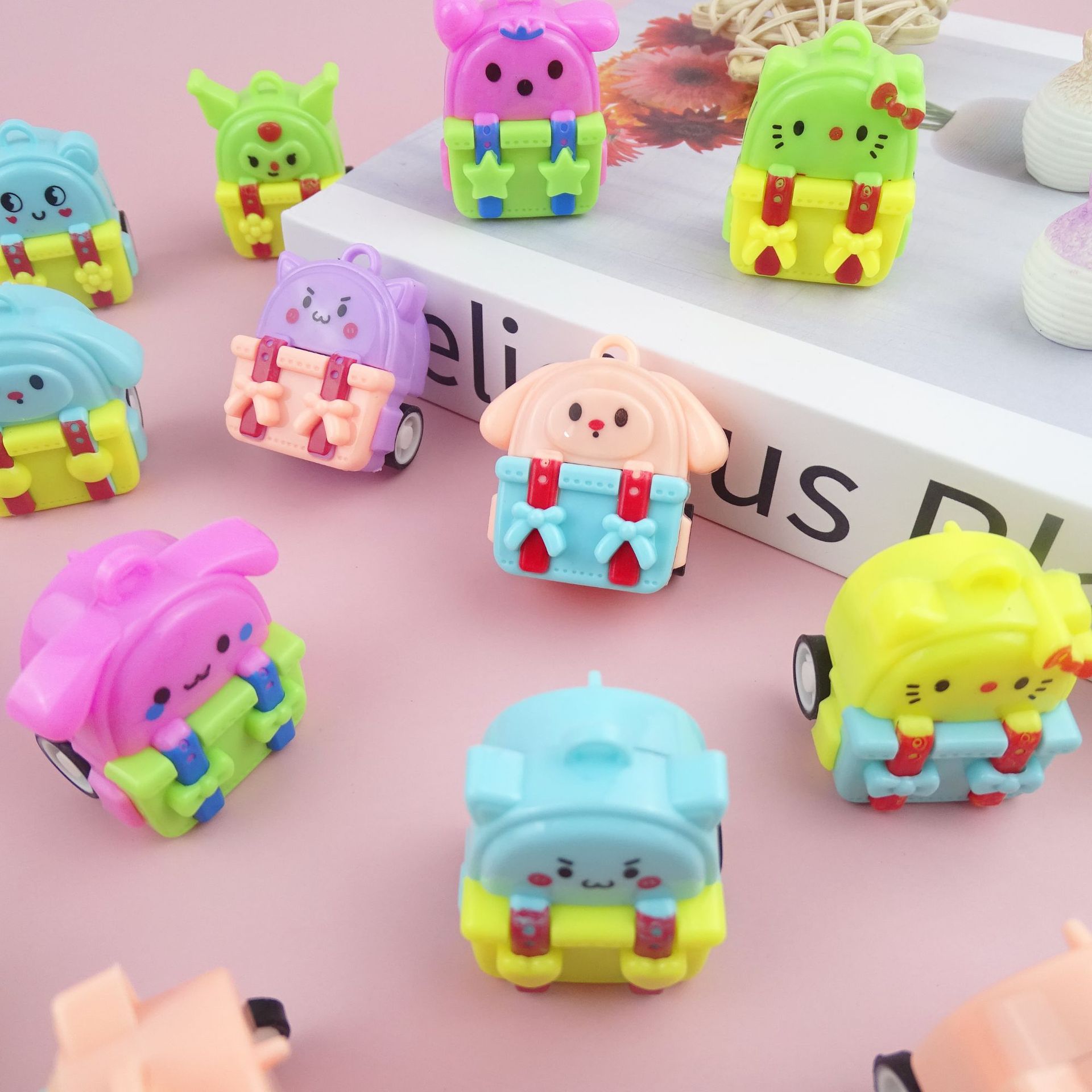 Children's small toy cute bag pull back car kindergarten small gift candy play toy cross-border factory direct supply