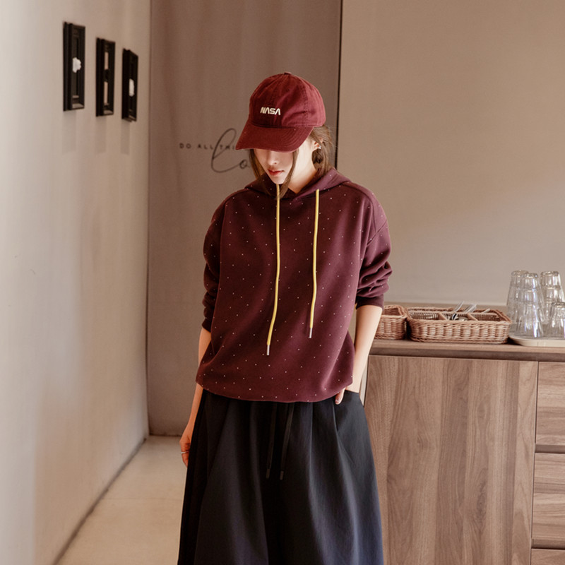Manufacturer Wholesale Physical Store Spring New Women's Burgundy Hooded Loose-Fitting Rhinestone-Embellished Long-Sleeve Cotton Sweatshirt for Women in Solid Color Manufacturer Wholesale Physical Store Spring New Women's Burgundy Hooded Loose-Fitting Rhinestone-Embellished Long-Sleeve Cotton Sweatshirt for Women in Solid Color