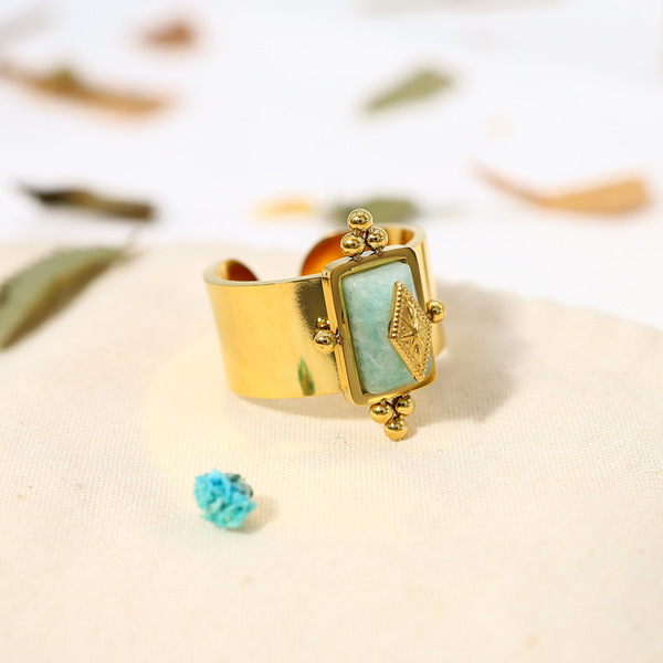 Retro design trend fashionable golden organic geometric ring…