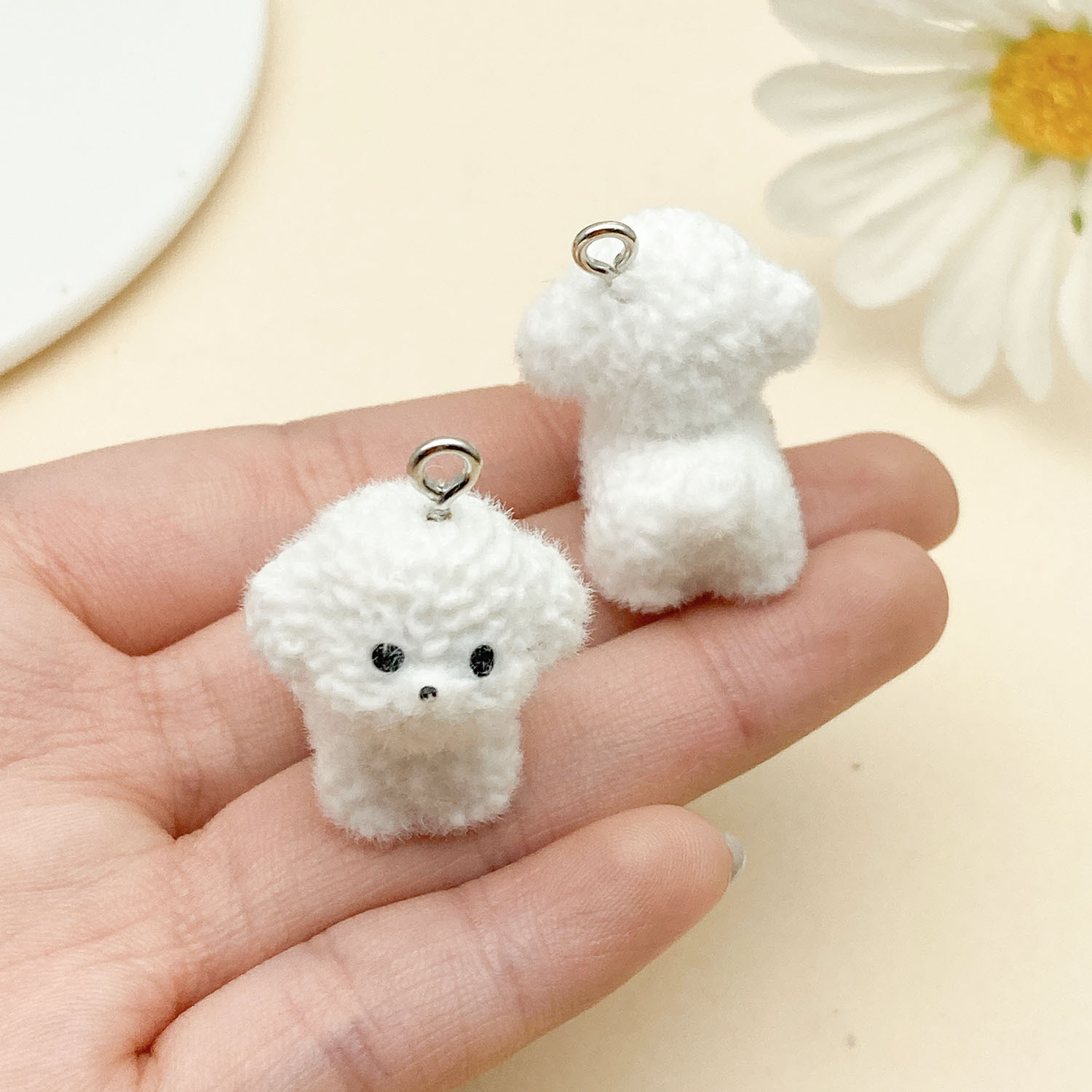 22937-1 흰색 수지 무리 동물 작은 서있는 강아지 비숑 프리제 31x26mm-6.5g