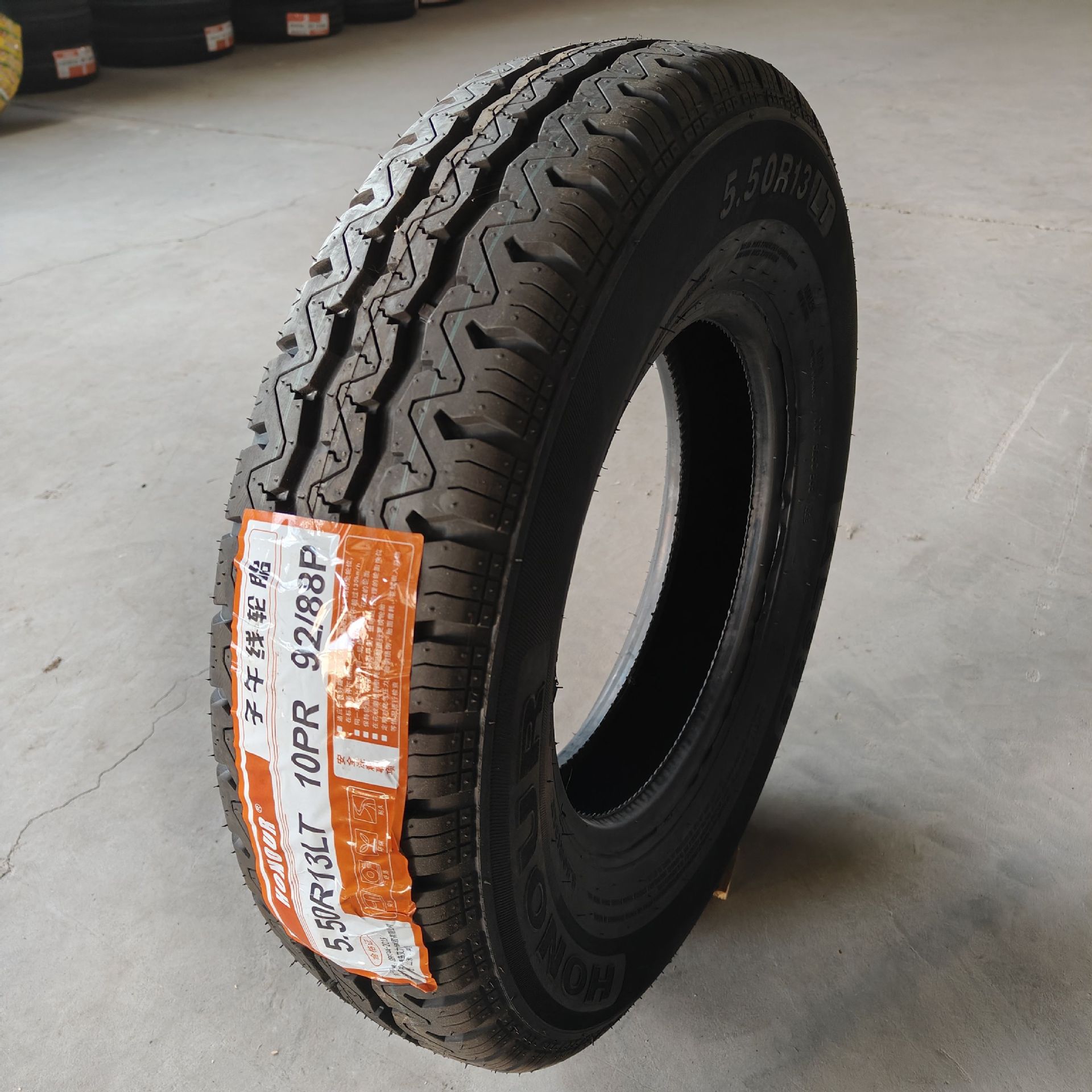 뜨거운 판매 큰 프로모션 in-5.50R13LT 업그레이드 된 강철 와이어 진공 타이어