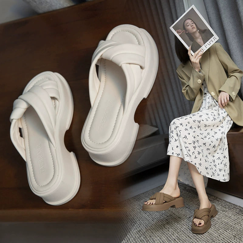 Босоножки на квадратном каблуке для женщин 2023 летние новые тапочки на кросс-платформе и Платформе Повседневная пляжная женская обувь