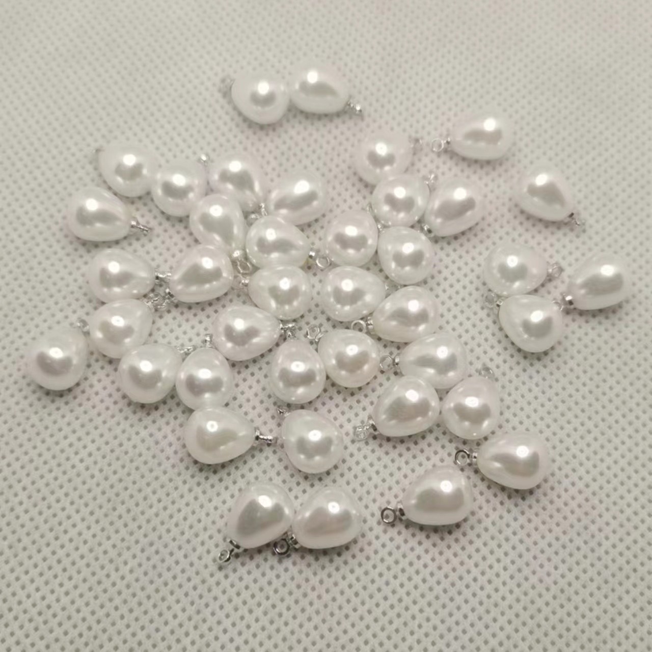 ハイライトは真珠の水滴のペンダントの流行のネックレスのイヤリングの部品をまねます。