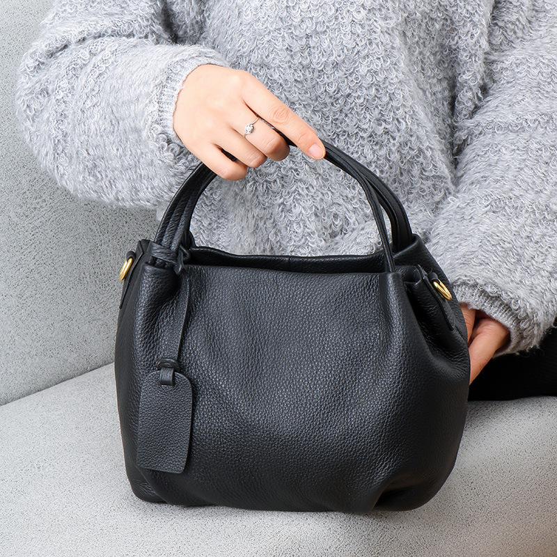 First-Layer Cowhide Women's Bag 2026 New Fashion Genuine Leather Shoulder Crossbody Bag Women's Vegetable Basket Soft Leather Handbag First-Layer Cowhide Women's Bag 2026 New Fashion Genuine Leather Shoulder Crossbody Bag Women's Vegetable Basket Soft Leather Handbag