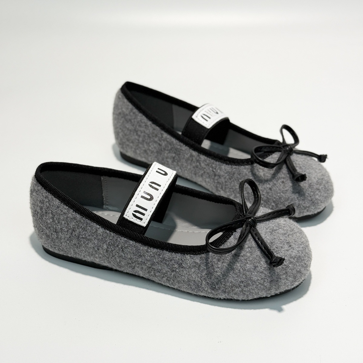 Girls Princess Shoes Soft Sole Comfortable Small Fragrance New Velvet Ballet Shoes Bow Round Toe Children's Shoes