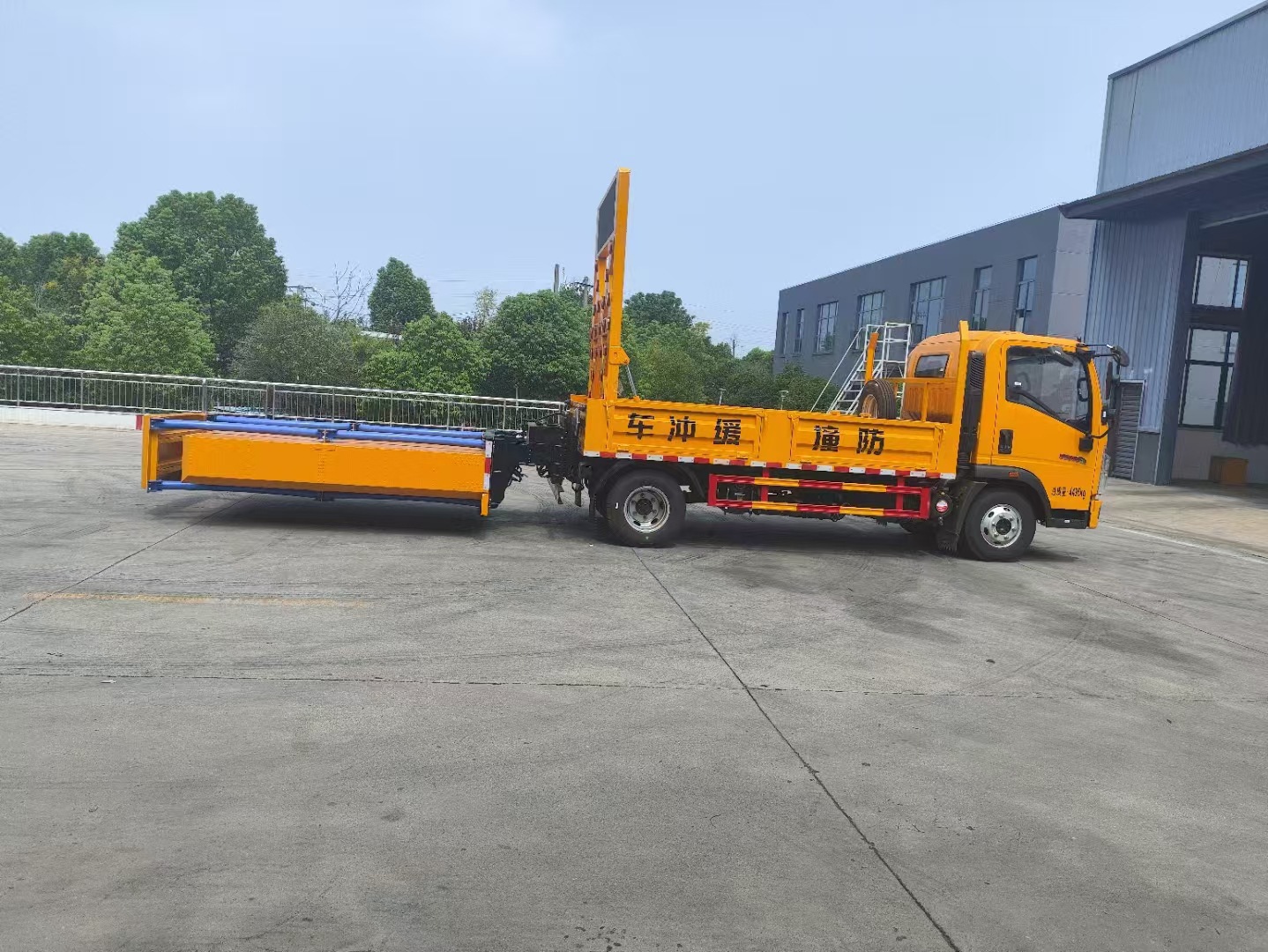 Road Construction Anti-Collision Buffer Vehicle Highway Anti-Collision Package Municipal Safety Anti-Collision Buffer Vehicle