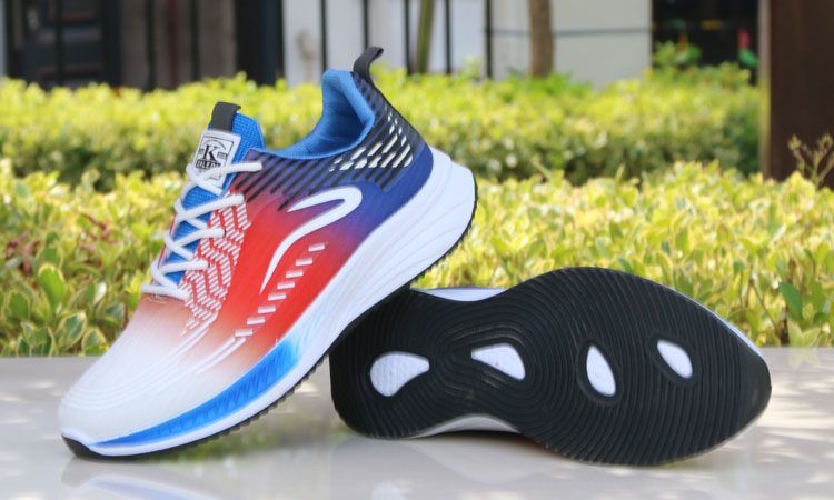 2024 Neue Ice Silk Junior High School Sports Frühlings- und Sommermode Herren-Laufschuhe mit atmungsaktiven_voghion.com