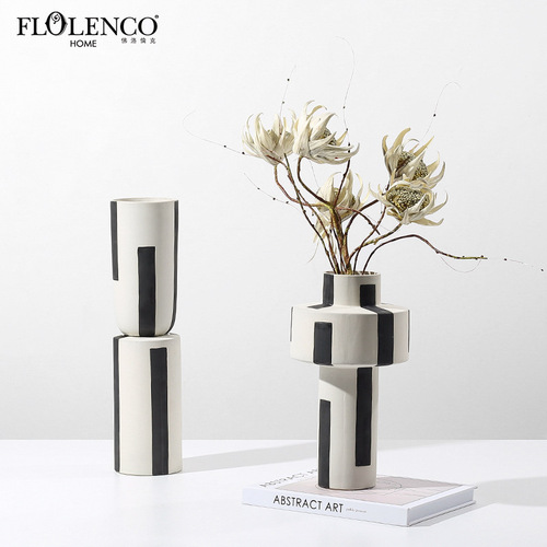 Italian Minimalist Hand-drawn Line Vertical Texture Ceramic Vase Sample Room Villa Living Room Flower Arrangement Art Vase Decor