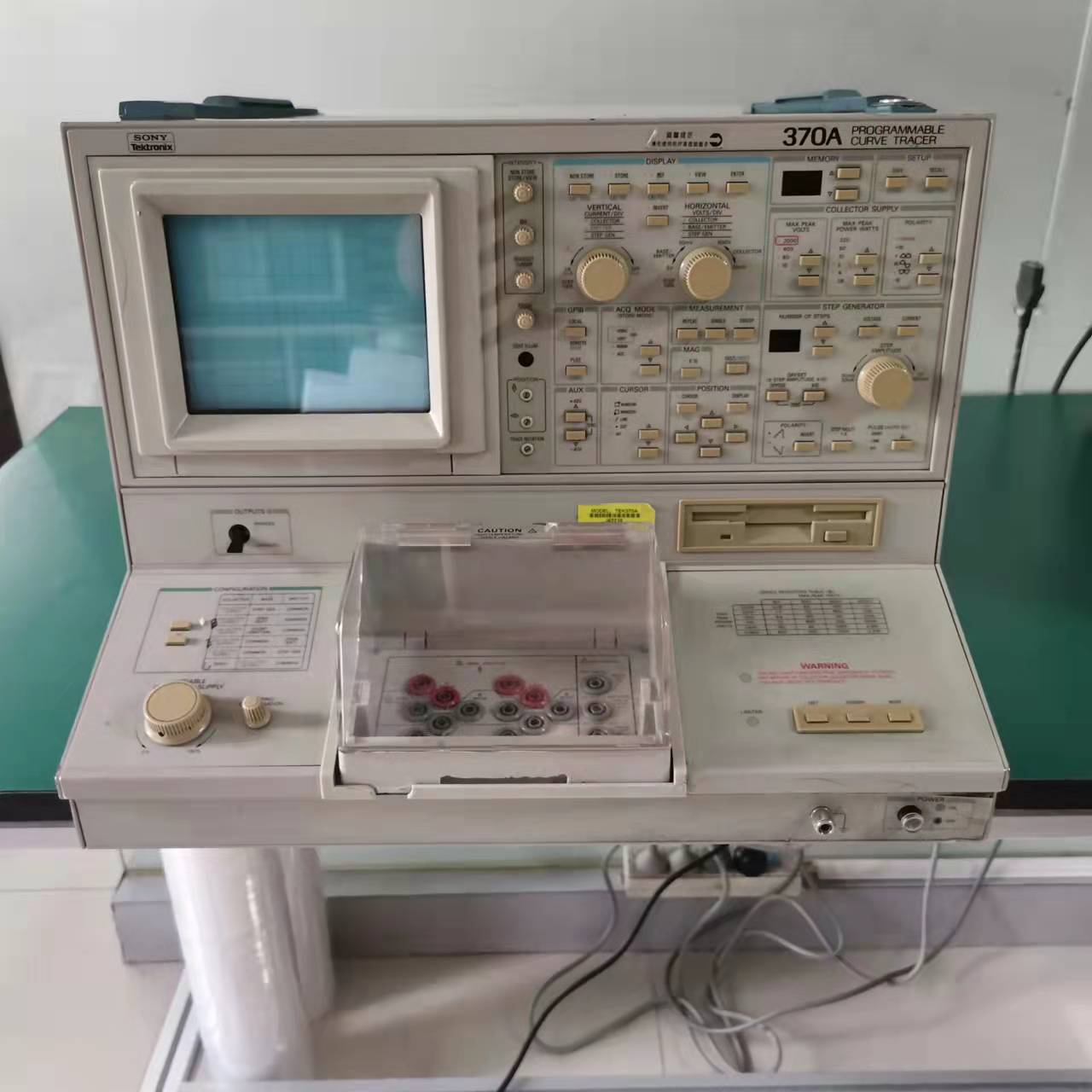 出售/回收 泰克Tektronix 370A 晶体管测试仪