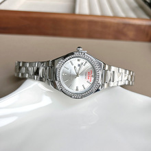 ����LONGBO���¹�ͬ���ֱ�Ů��䓎�ŮʿʯӢ����W�tС�t������