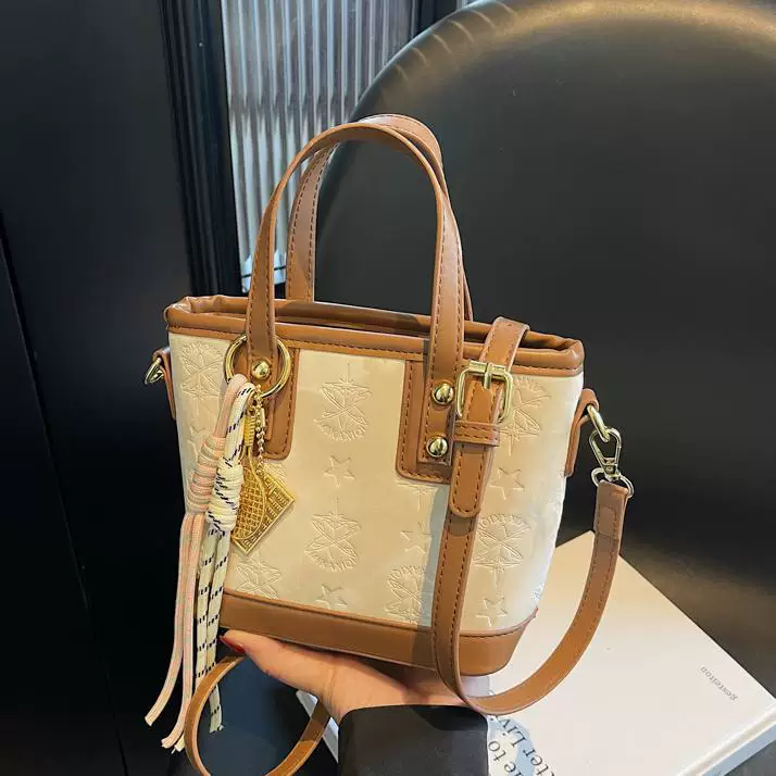 Handheld shoulder bag, universal one-shoulder bag, high-end