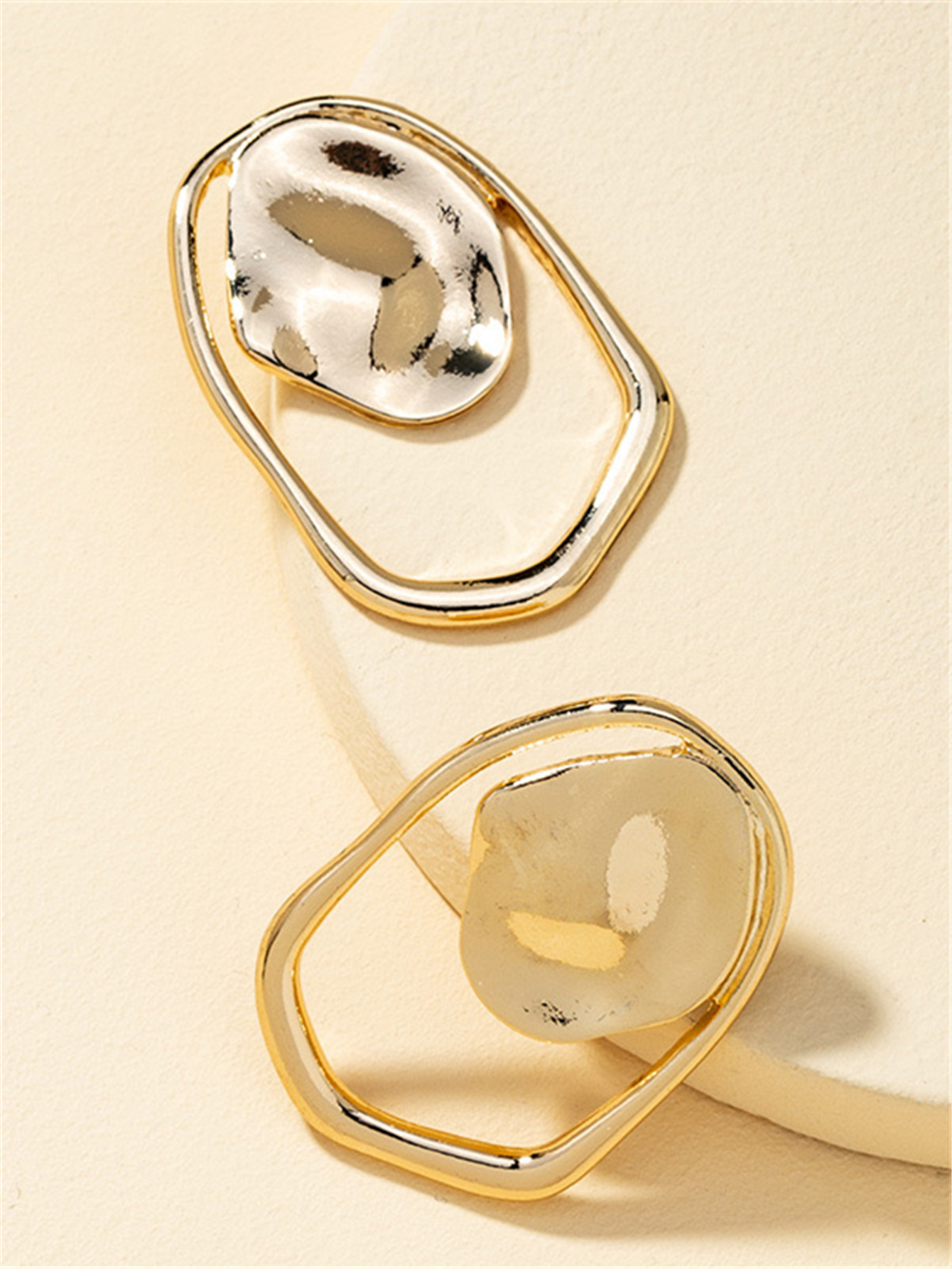 Polished Finish 1 Pair Retro Simple Style Geometric Alloy Ear Studs