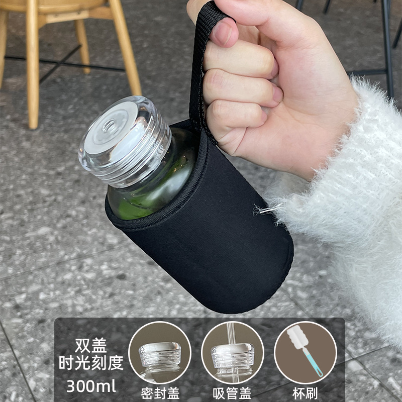 300ml 이중 뚜껑 모델에는 빨대 + 컵 브러시 + 컵 슬리브가 함께 제공됩니다.