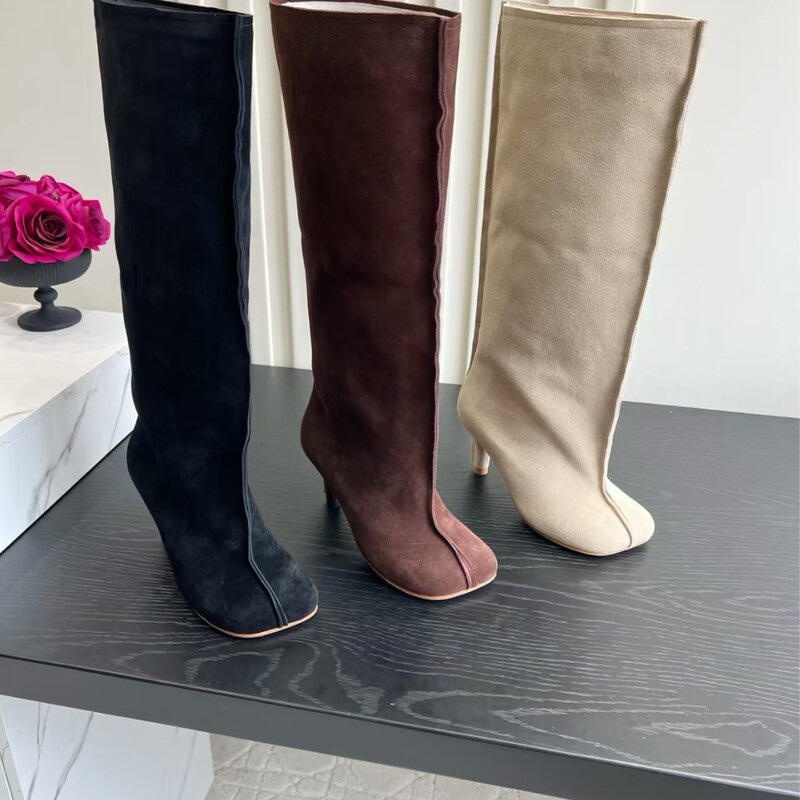 High-end 2026 new minimalist suede square-toe high-heeled knee-high boots, straight-leg boots, and women’s long boots High-end 2026 new minimalist suede square-toe high-heeled knee-high boots, straight-leg boots, and women’s long boots