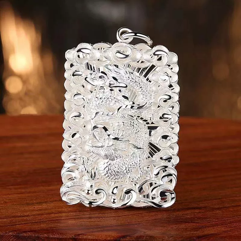Посеребренный кулон в виде дракона в китайском стиле с двухслойным полым дизайном, подходящий для соответствующих ожерелий, доступен оптом.