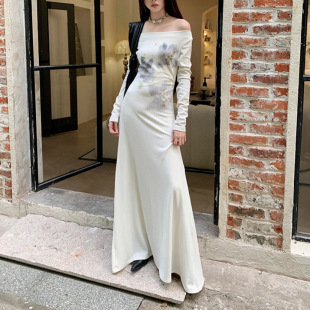 "��ҹ������"ˮī�{��Ⱦӡ���ӽq����һ���Iᘿ��B��ȹŮ