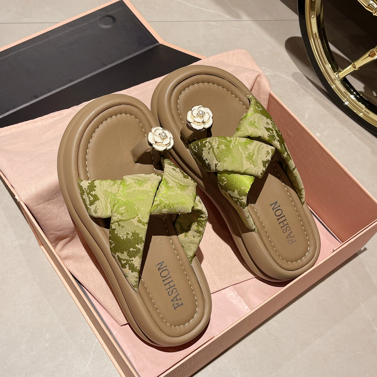 Летние новые цветочные тапочки