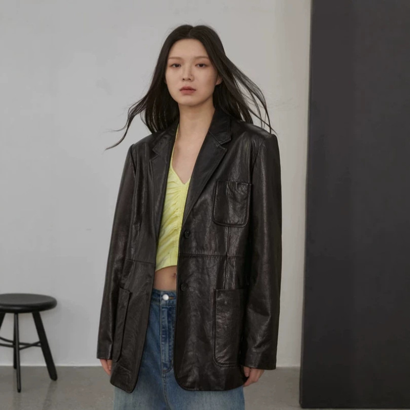 2026 Fall/Winter New Sheepskin Oil Wax Leather Suit Style Women's Leather Jacket with Multiple Buttons Casual Jacket