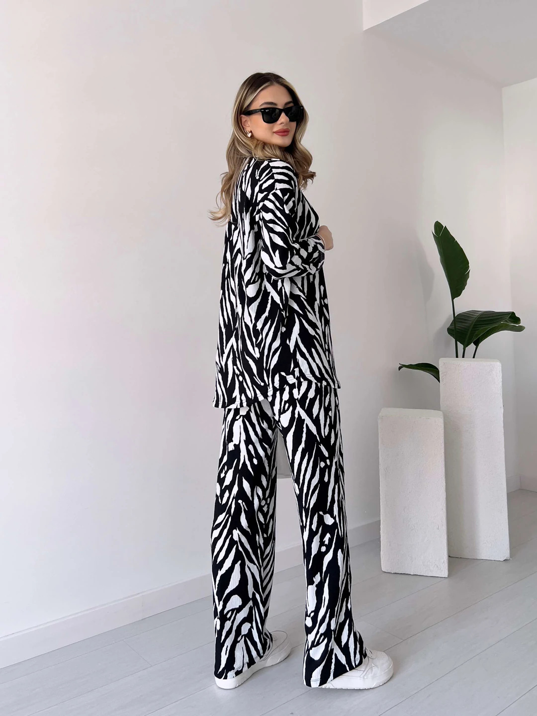 560g Weight Long Sleeve Sleeve Length Spandex, Polyester Fabric Type Pant Co-ord Set Sets Type 2 Pieces Set Quantity Daily Occasion Turndown Neckline Regular Fit Fit Type Printing Pattern Spring Season Women's Gender Printing Design Streetwear Style Daily Women's Streetwear Printing Spandex Polyester Printing Pant Co-ord Set Pants Sets 8