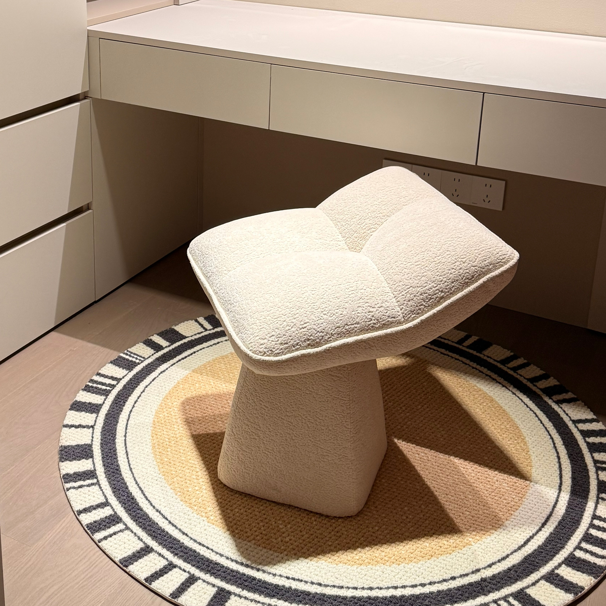 Cloakroom Chair with Rotating Backrest, Designer Creative Makeup Chair, Cream-Style Makeup Stool for Home Bedroom