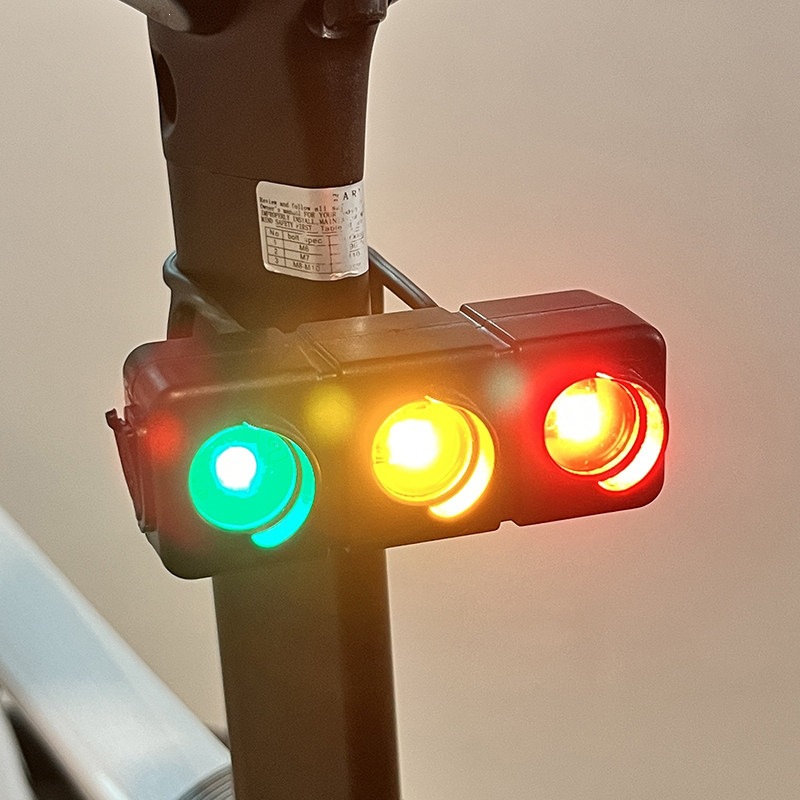 Suitable for bicycle riding tail lights, rechargeable, cute crayon elephant design, road and mountain bike warning light, flashing single light