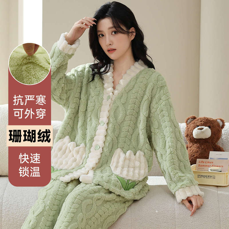 2025 New Autumn and Winter Women's Velvet Thickeneded Coral Velvet Warm Long-Sleeved Suit Cute Flower Girls Home Clothes 2025 New Autumn and Winter Women's Velvet Thickeneded Coral Velvet Warm Long-Sleeved Suit Cute Flower Girls Home Clothes