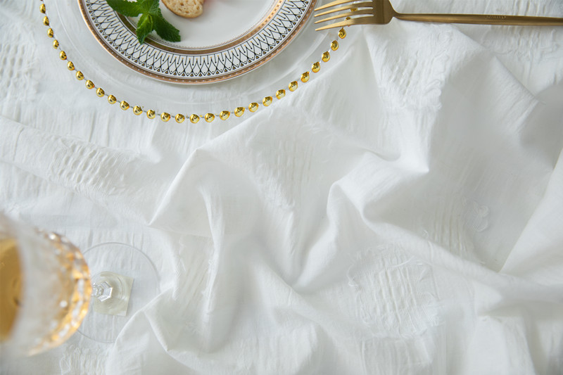 French Romantic Cotton Cut Flower White Pom-Pom Tablecloth Rectangular Coffee Dining Cloth Table Cover_voghion.com