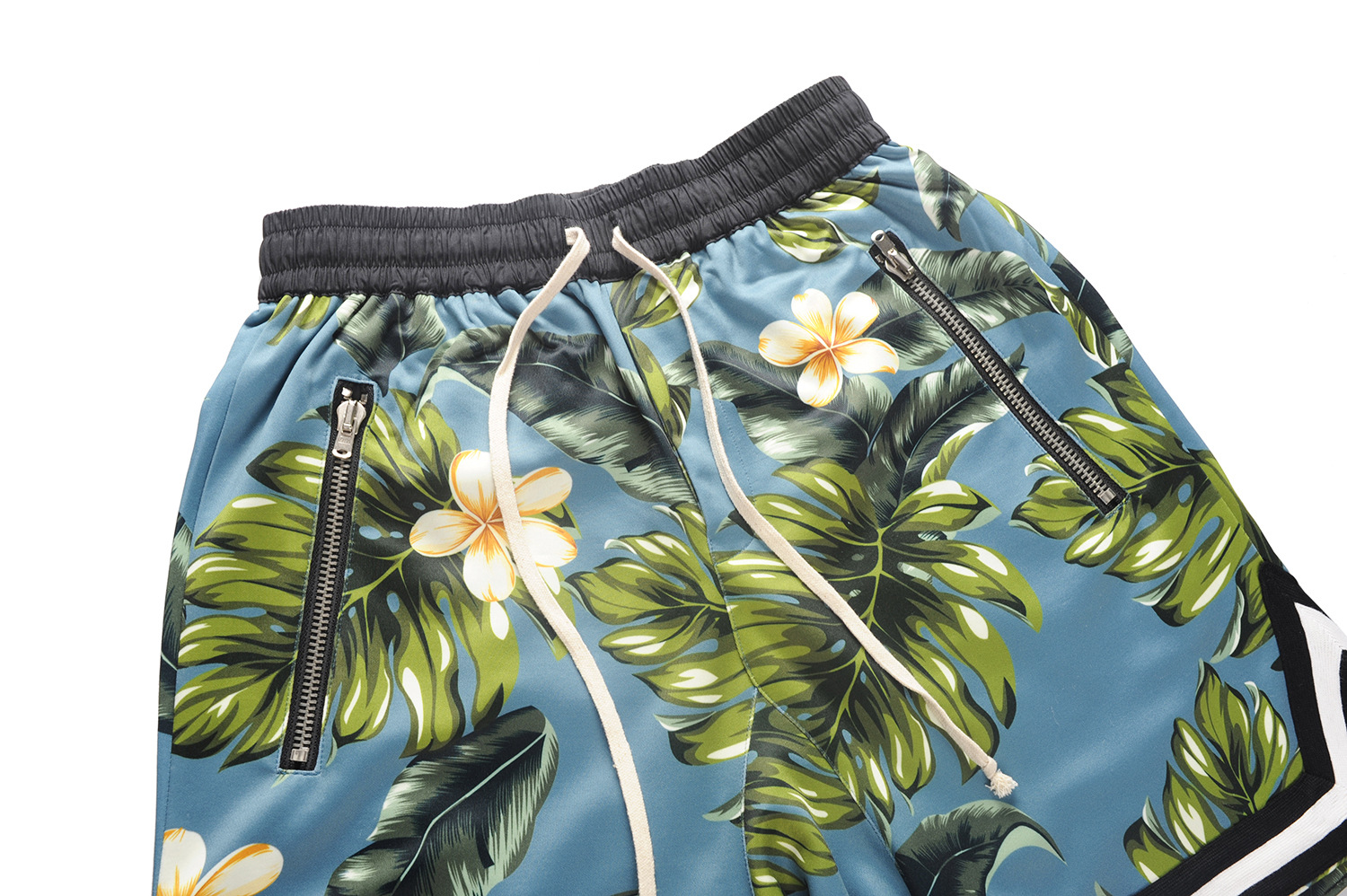Title 26, Vintage Casual Loose Fitting Floral Leaf Shorts...