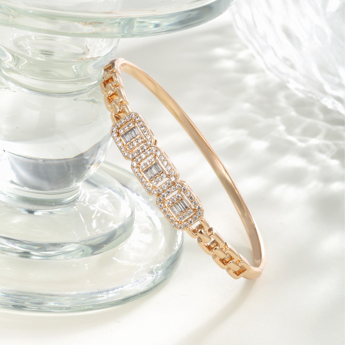 Xuping joyería de bronce de piedra geométrica pulsera de hebilla cuadrada Europa y América nicho transfronterizo pulsera de alta calidad para mujeres