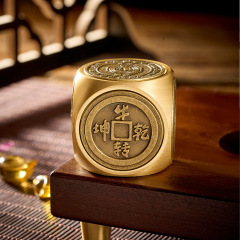 Casting six-sided rotating single and double-sided pure copper handle items, three-dimensional desktop stress relief copper ornament manufacturer wholesale