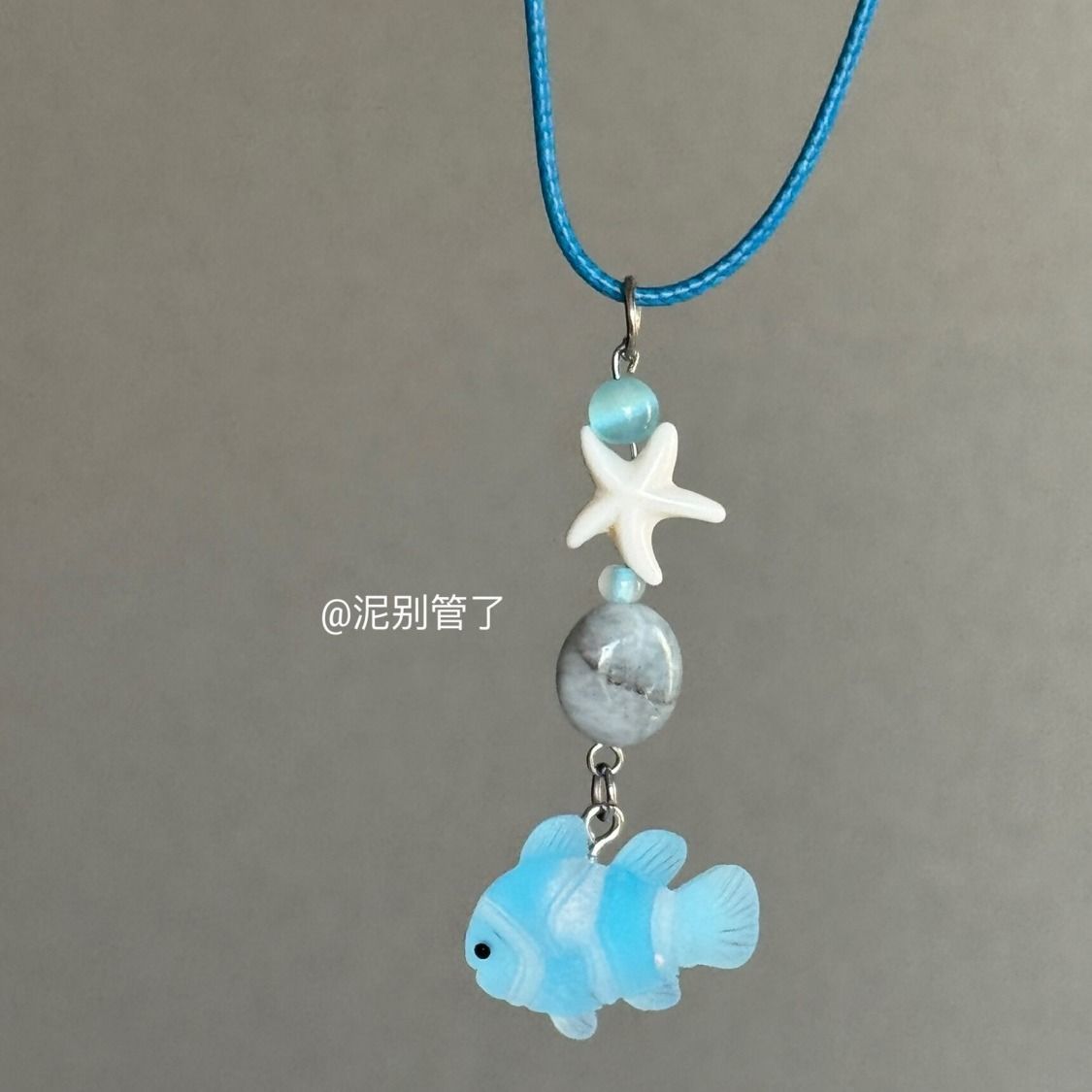 블루 클라운피시 목걸이