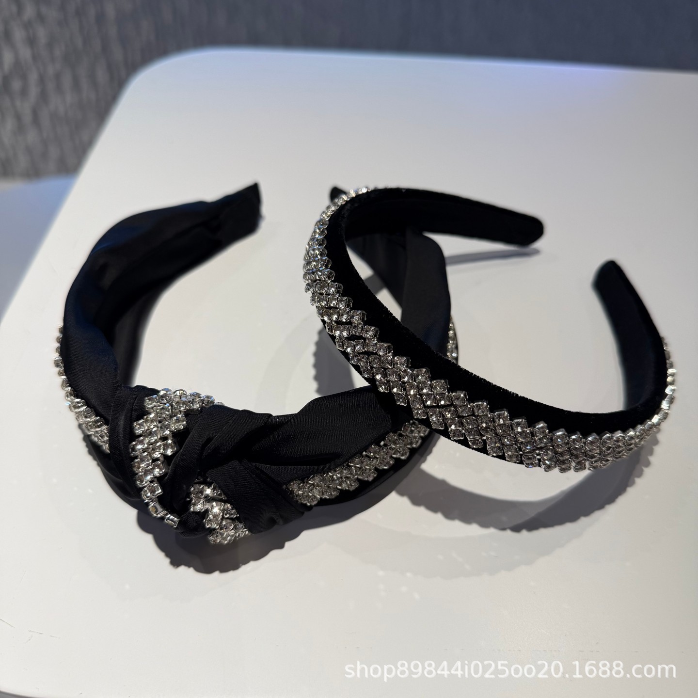 Clearance Sale Small Quantity In-Stock Diamond Chain Hairband Knotted Headband Versatile Clip Elegant Diamond Hairpin Solid Color Wide Edge with Strap