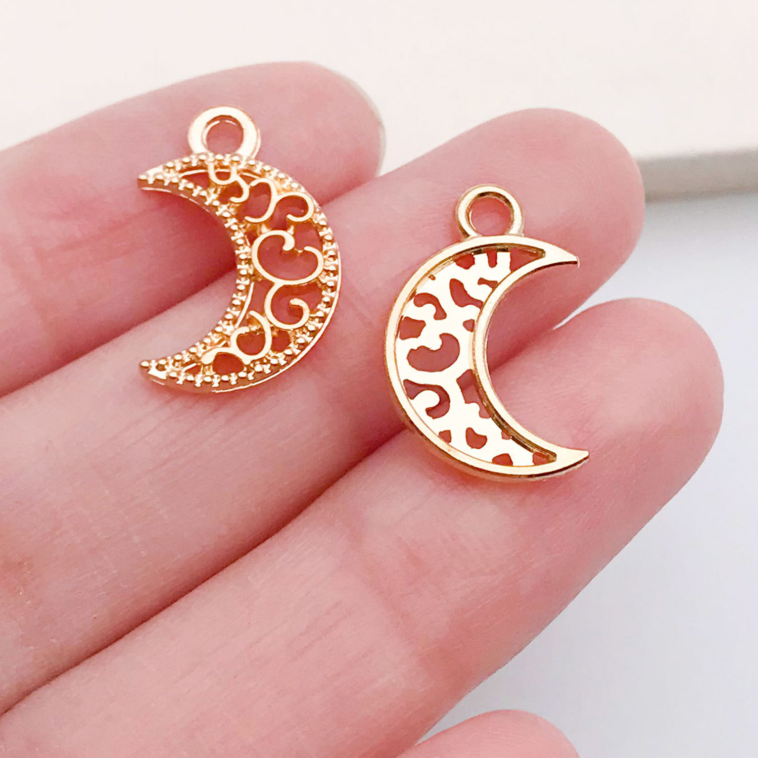 18244-M-kc金锌合金花纹月亮12x18mm-0.5g