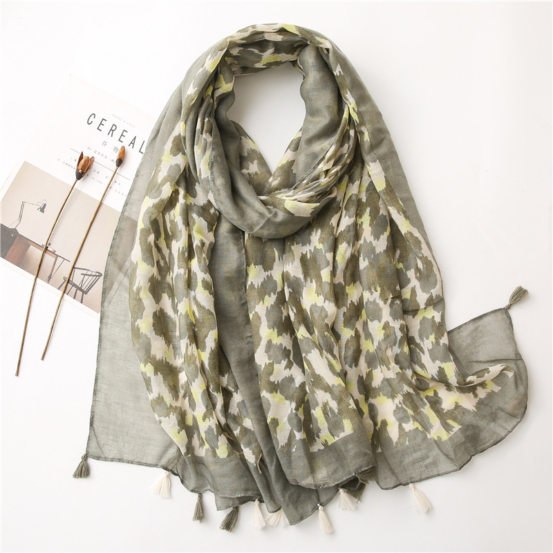 Comercio exterior nuevo algodón satinado suave Toalla de Playa Larga primavera y verano fino 6-color hoja de la planta impresión protector solar bufanda grande