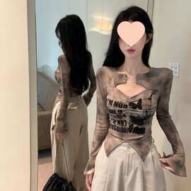 美式复古字母印花长袖恤打底衫女秋冬季开叉设计感收腰短款上衣